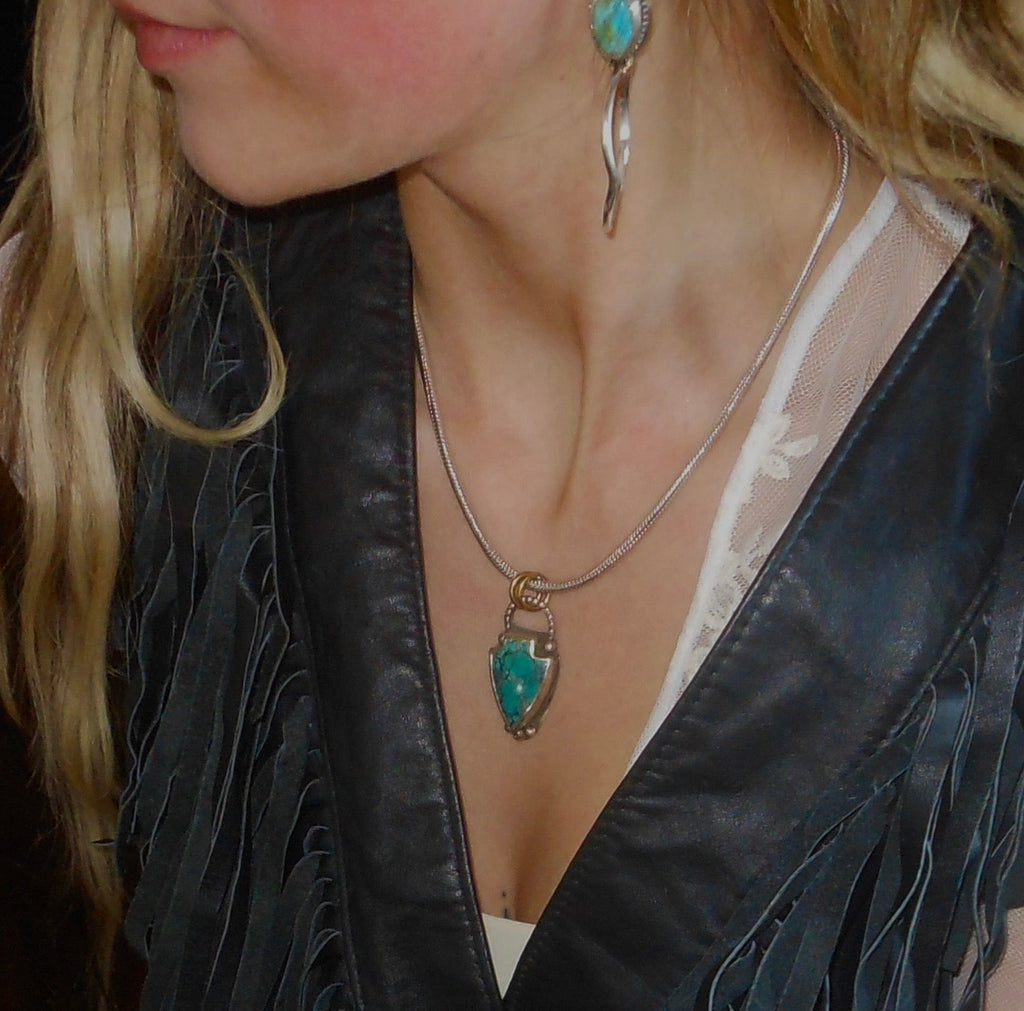 Wayward Arrow Necklace